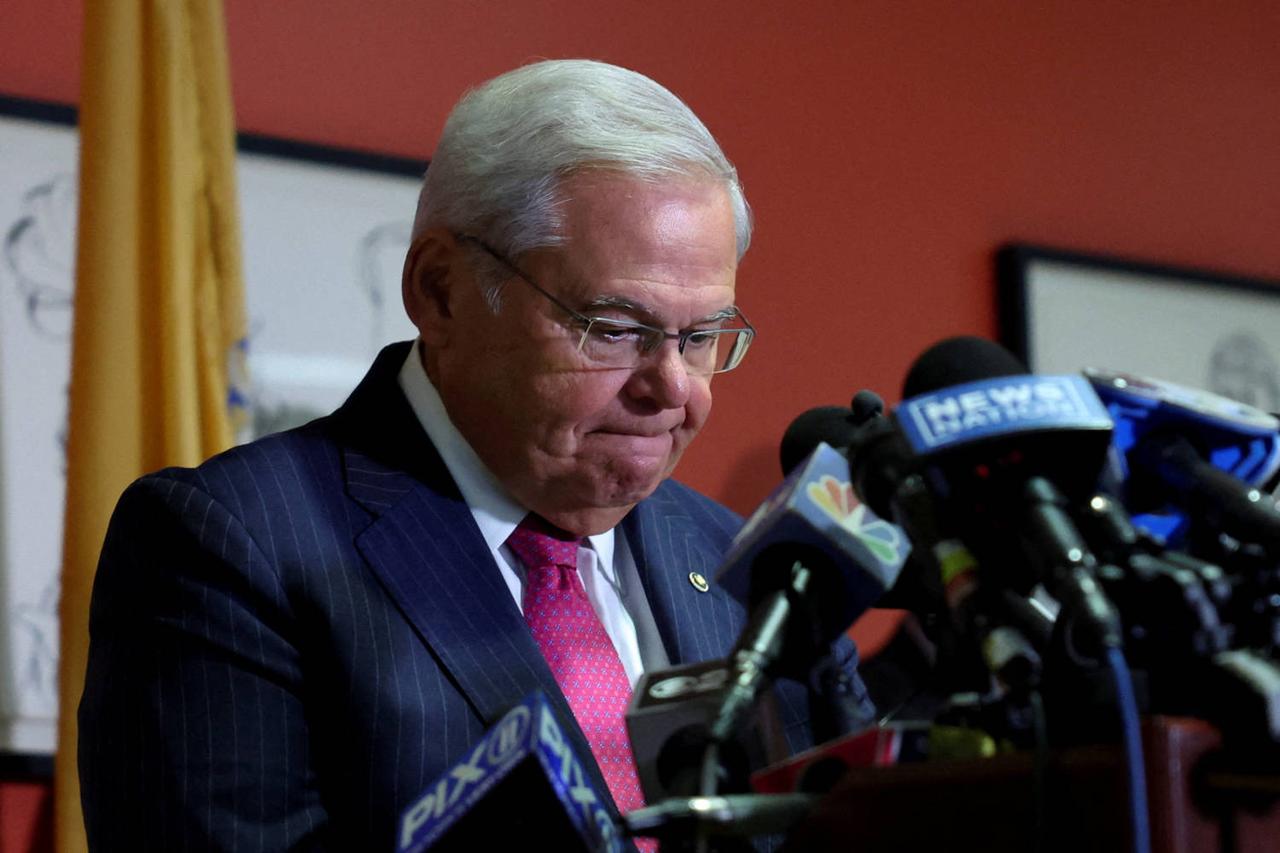 Menendez, Türkiye karşıtı olarak yargıç önüne çıkıyor