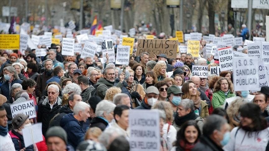 İspanya'da sağlık ve adalet çalışanlarının süresiz grevleri gündelik yaşamı felç ediyor