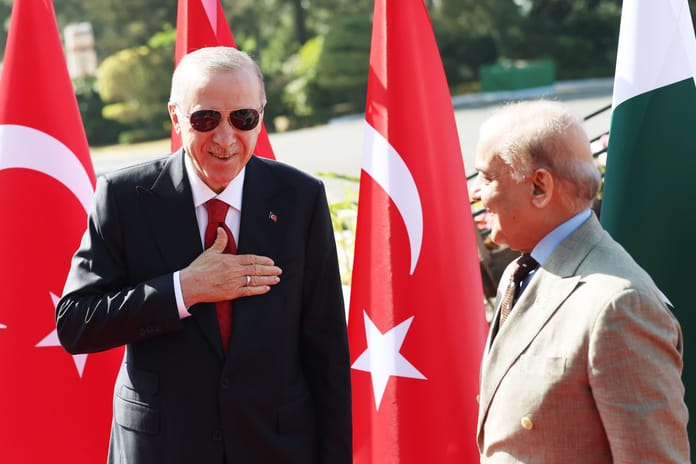 Pakistan'dan Türkiye'ye övgü dolu sözler! İslam dünyasını birleştiriyorsunuz