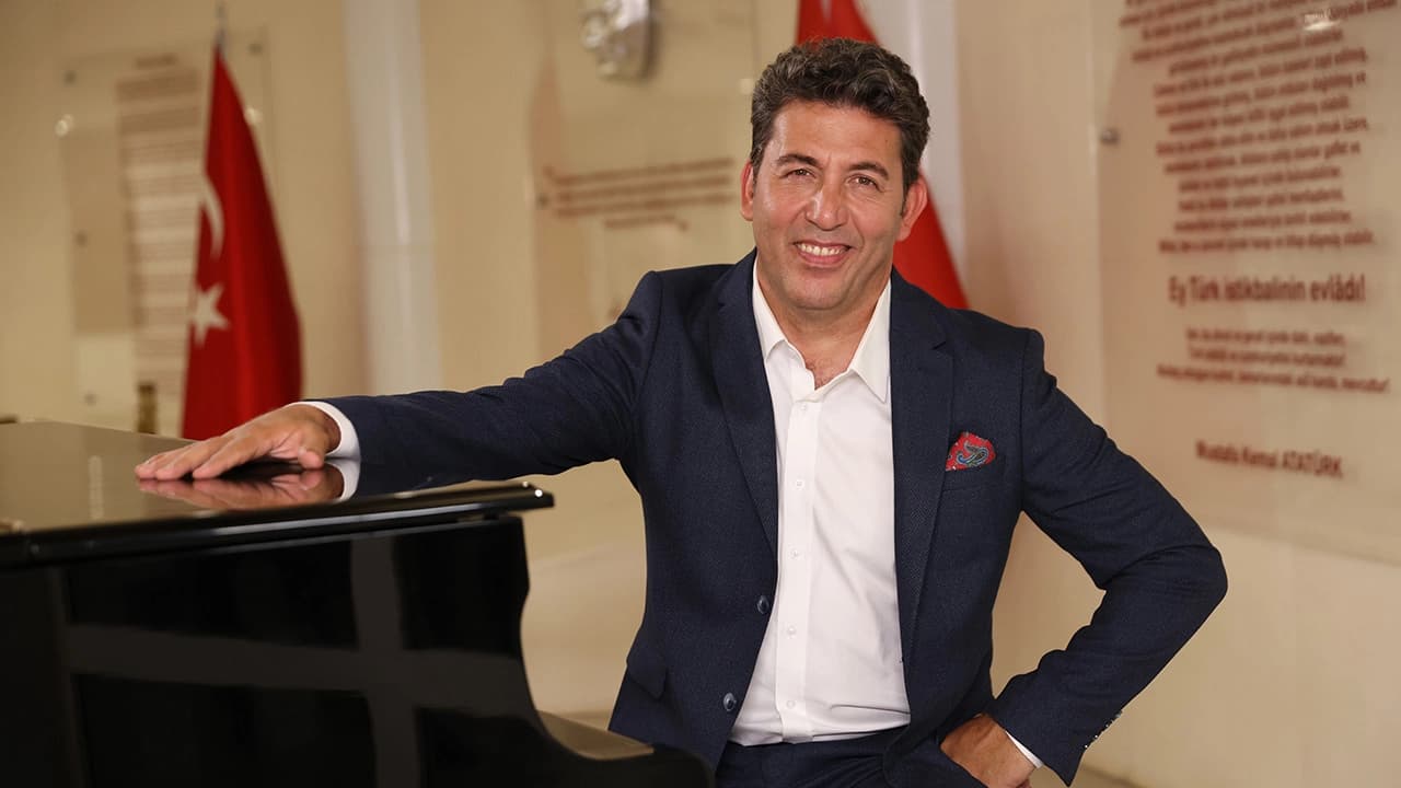 Oyunculuktan emlakçılığa