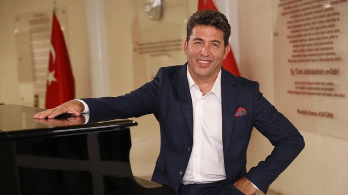 Oyunculuktan emlakçılığa