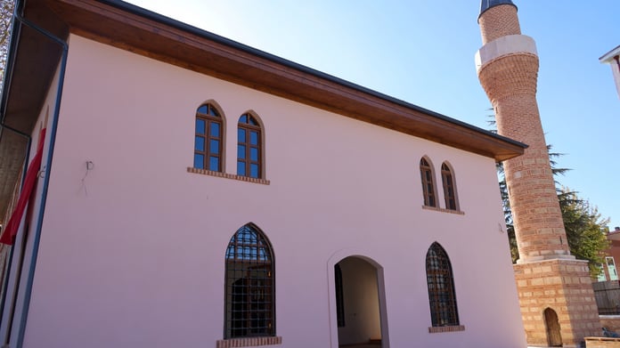 Merzifonlu Kara Mustafa Paşa tarafından 1665 yılında yaptırılan cami ibadete açılıyor
