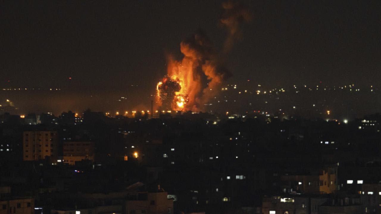 İsrail, Gazze'ye hava saldırısı; 12 ölü, 20 yaralı