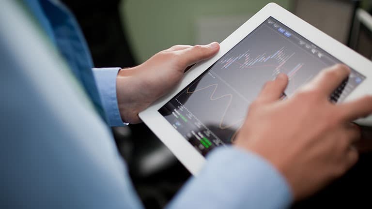 Finansal hizmetlere güvende sınırlı düşüş