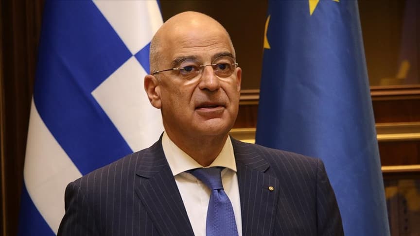 Merhaba ve güle güle: Yunan bakan Trablus'a iner inmez geri döndü