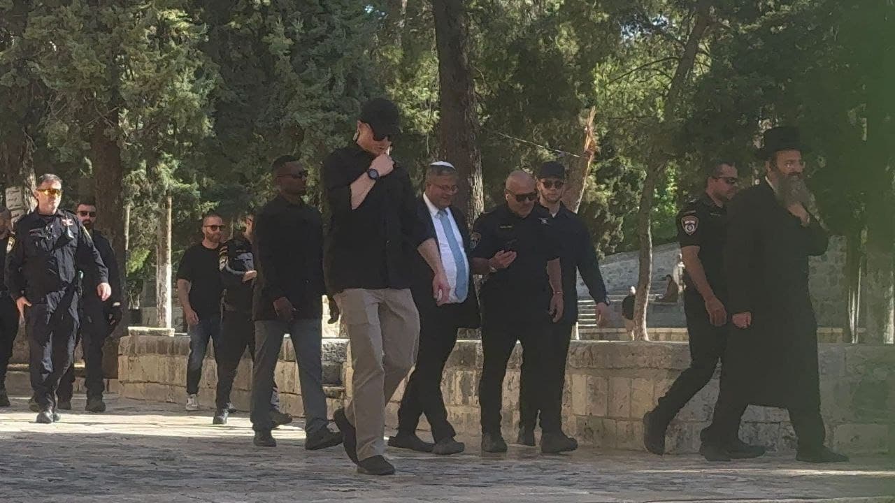 Ben Gvir, Mescid-i Aksa'ya İsrail polisinin korumasında baskın yaptı