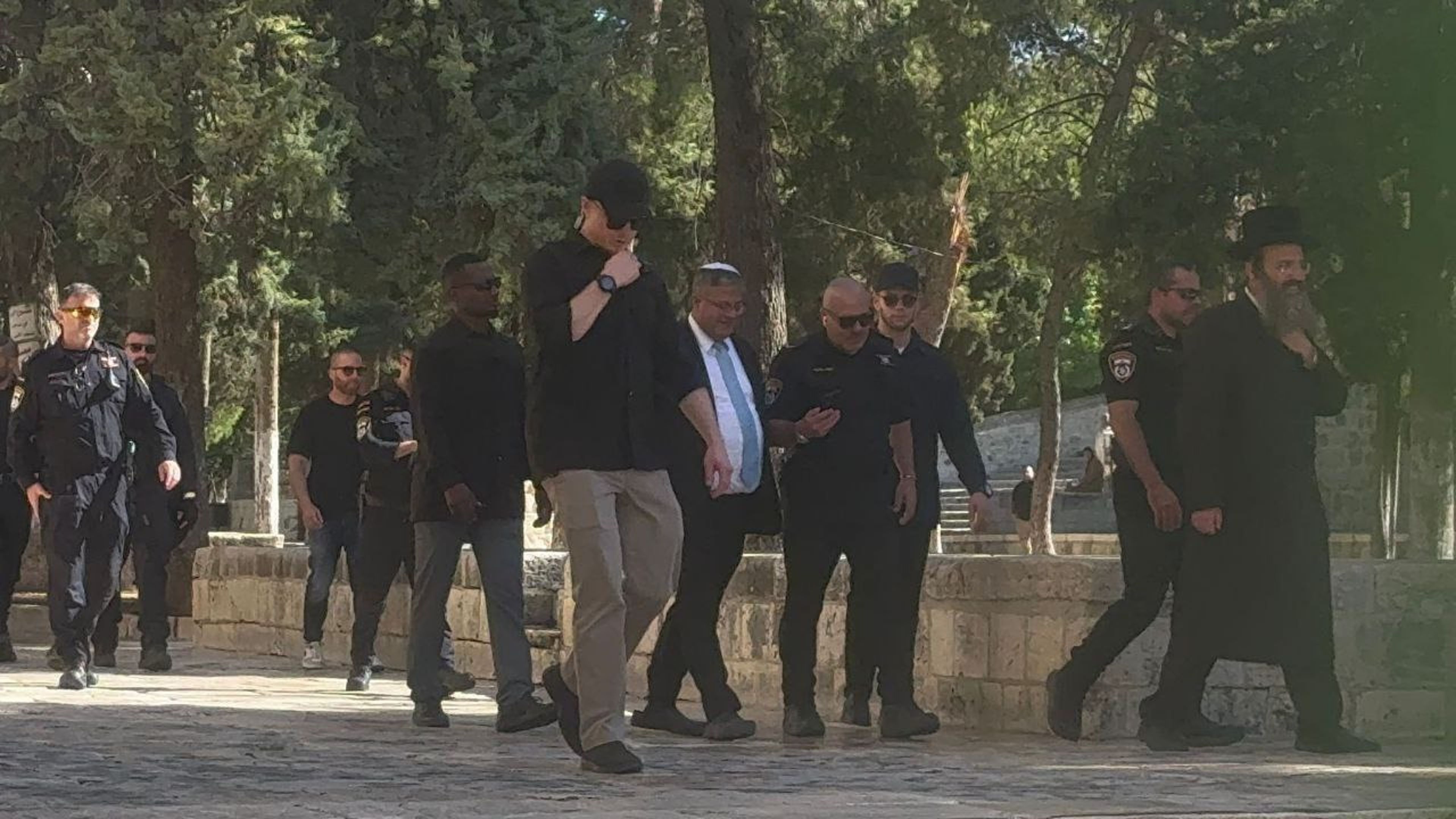 Ben Gvir, Mescid-i Aksa'ya İsrail polisinin korumasında baskın yaptı