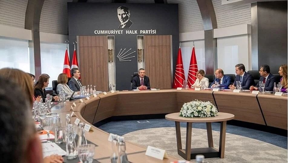 CHP’de değişen dengeler ve ödünç milletvekili pazarlığı