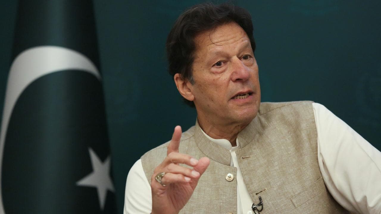 İmran Han, Pakistan'da ordu şefini suikastla suçladı