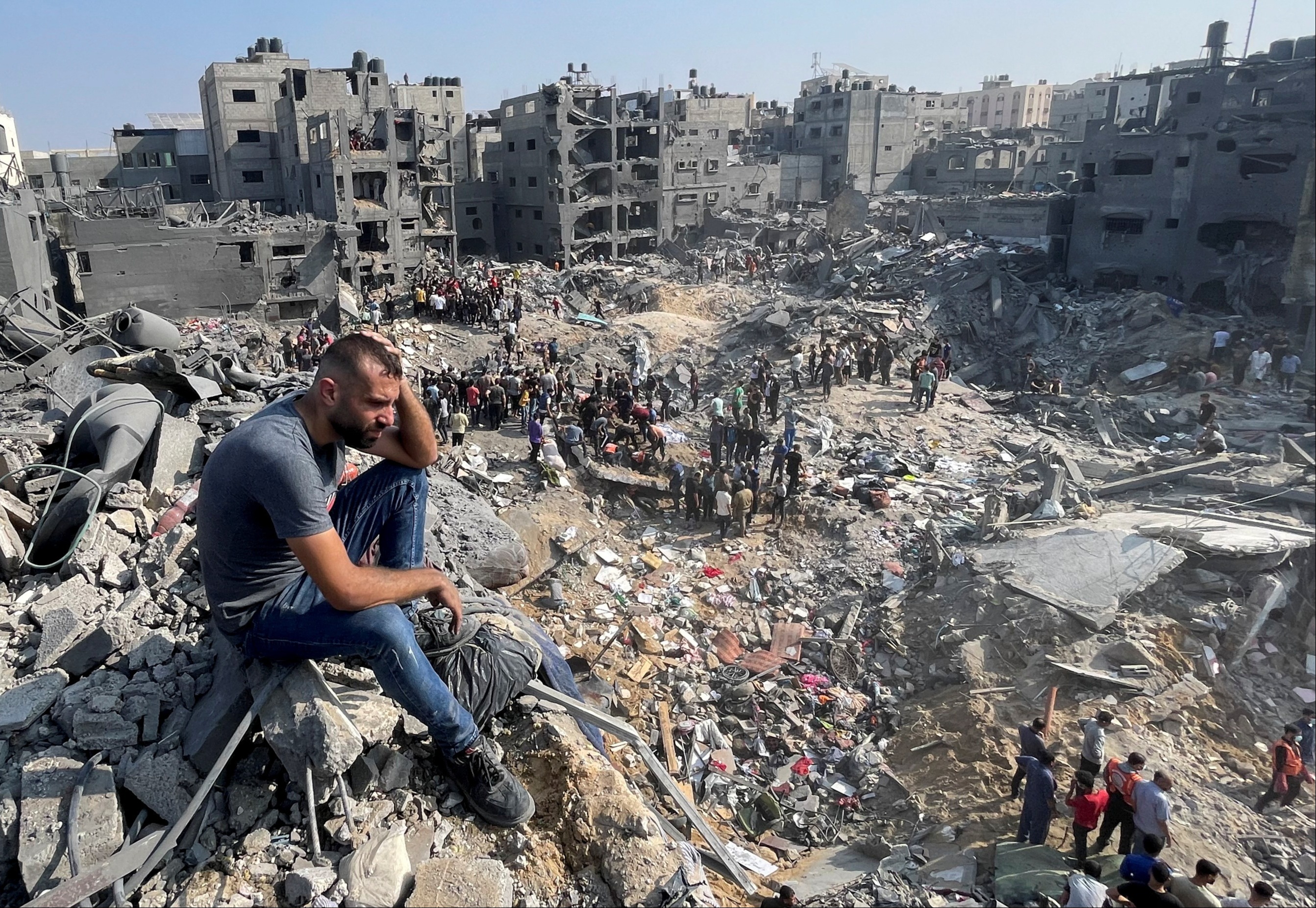 İsrail'in saldırıları Gazze'yi harabeye çevirdi.