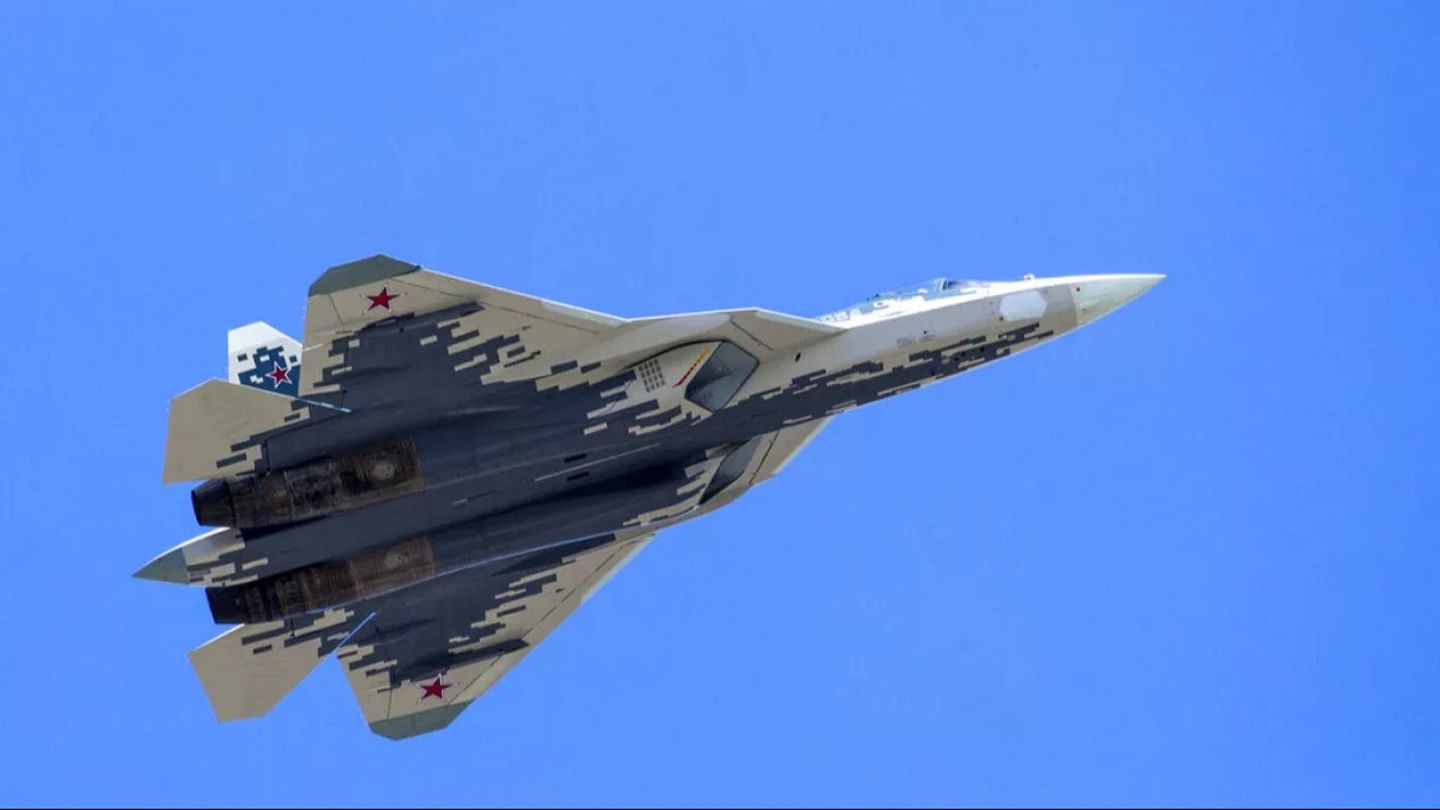 Rus Hava Kuvvetlerine yeni Su-57 ve Su-35S savaş uçakları teslim edildi