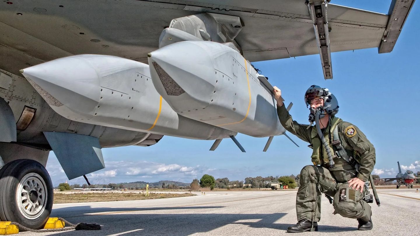 ABD, Ukrayna'ya AGM-154 JSOW füzesi gönderecek