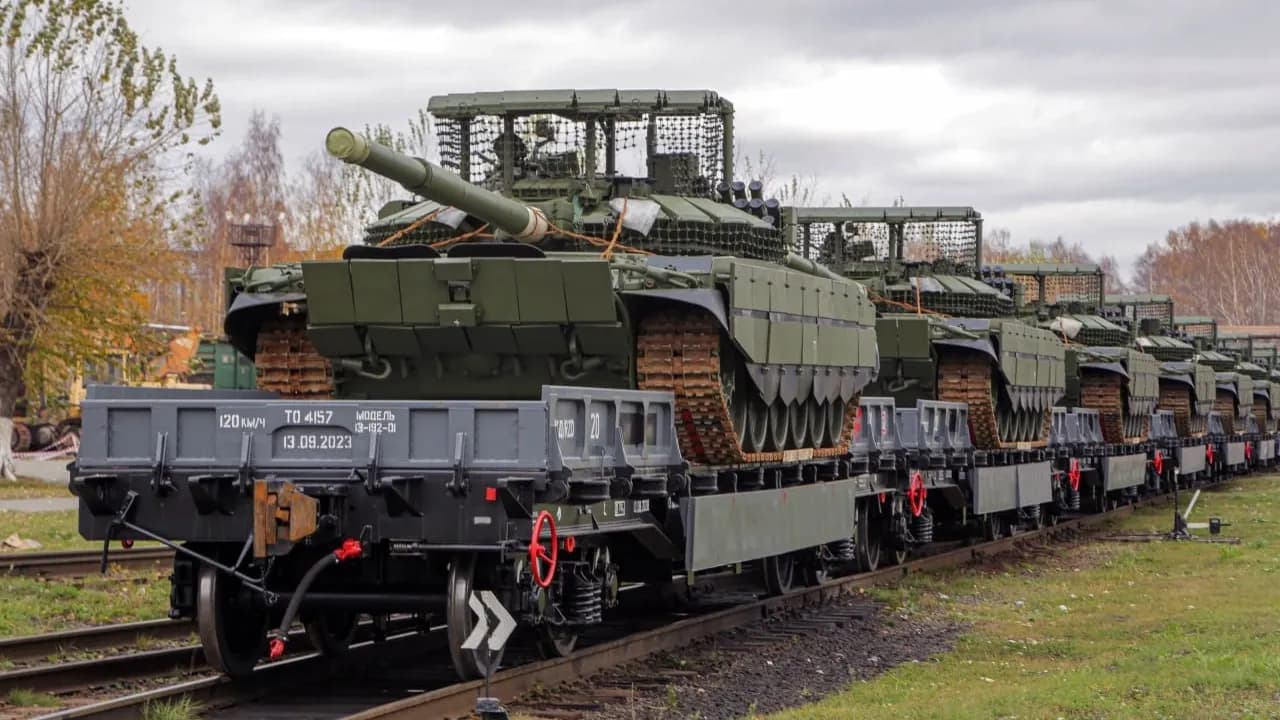 Rusya'dan yaptırımlara rağmen aylık 100 adet tank üretimi