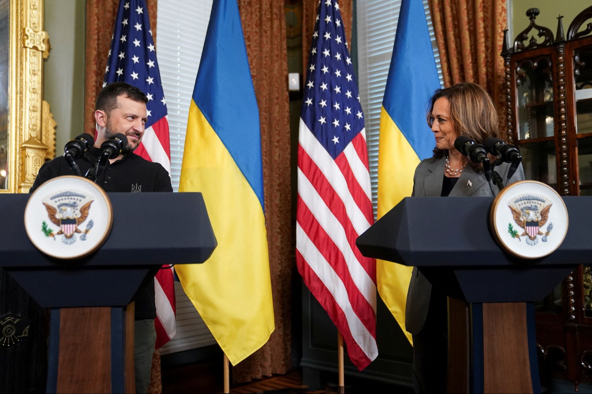 Ukrayna Devlet Başkanı Volodimir Zelenskiy ve ABD Başkan Yardımcısı Kamala Harris