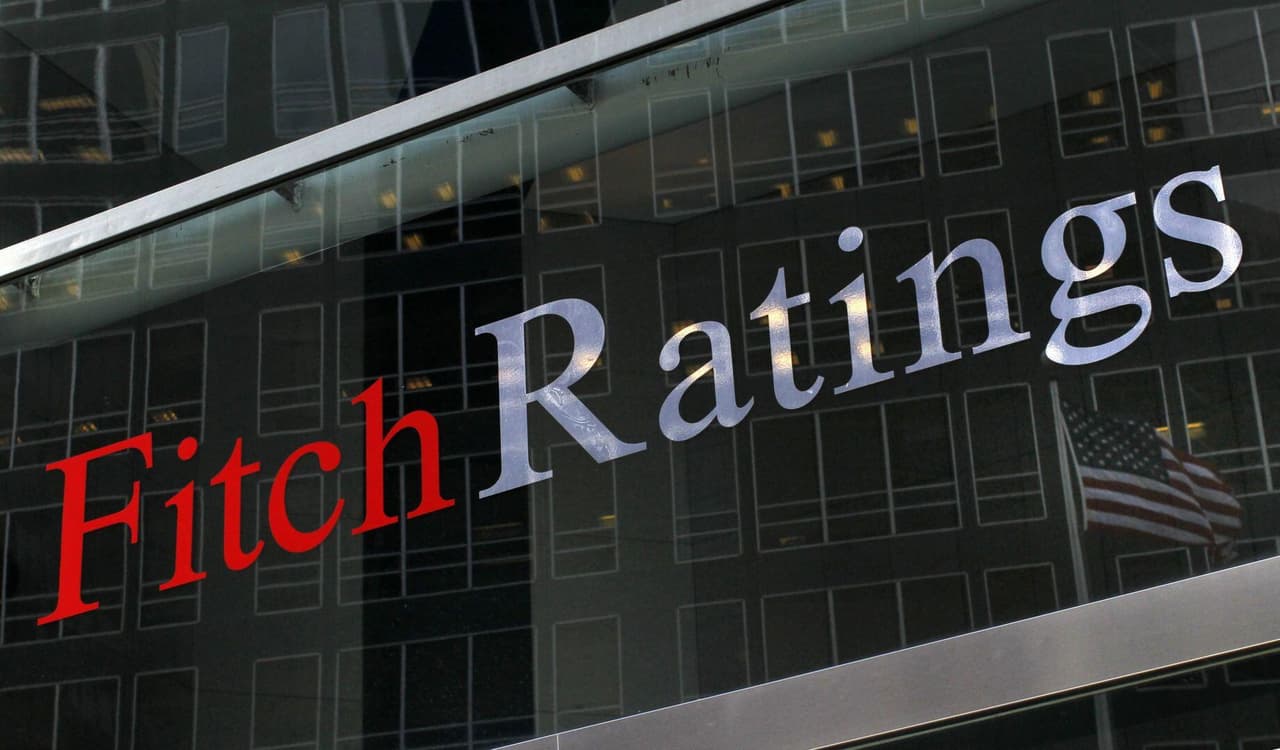 Fitch: Türk bankaları risklere rağmen iyileşiyor