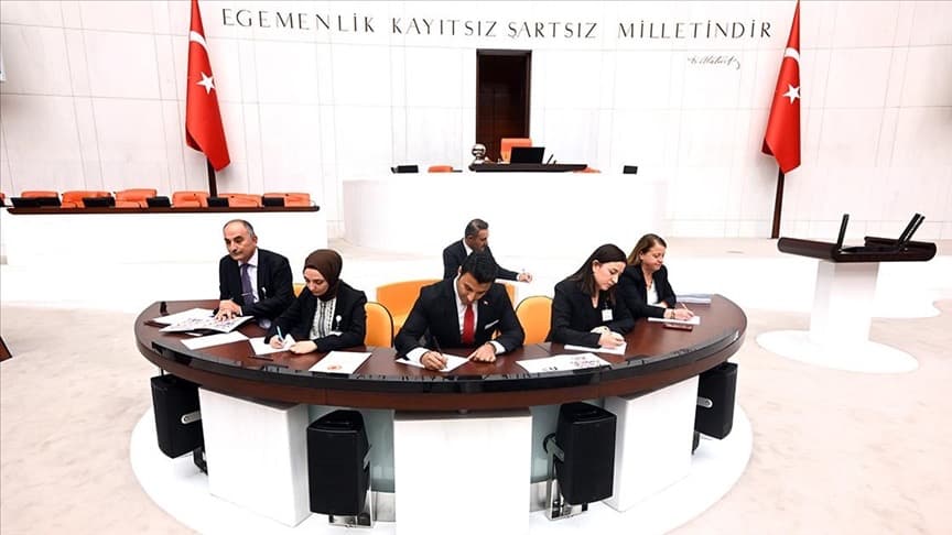 TBMM'ye Yapay Zeka: Milletvekillerinin Konuşmaları Yazıya Dökülecek