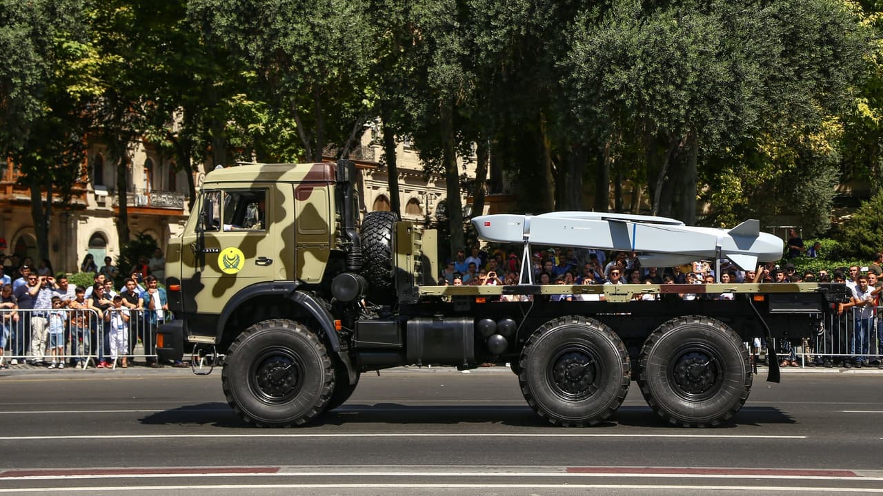 Azerbaycan’ın SOM ŞAHİN seyir füzeleri yolda