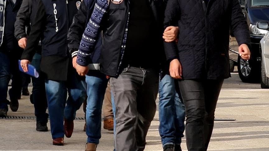 Sistem açığıyla dolandırıcılık yapan 14 kişi tutuklandı