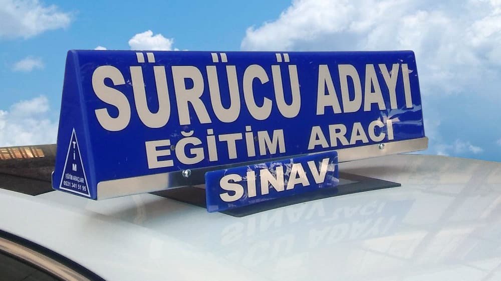 Ehliyet sınavını geçemeyenlerin 2. sınav için ödediği ücret 2500 TL'den 4000 TL’ye çıktı