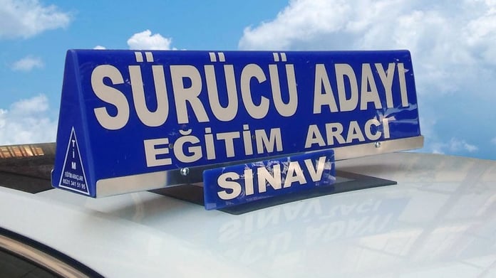 Ehliyet sınavını geçemeyenlerin 2. sınav için ödediği ücret 2500 TL'den 4000 TL’ye çıktı