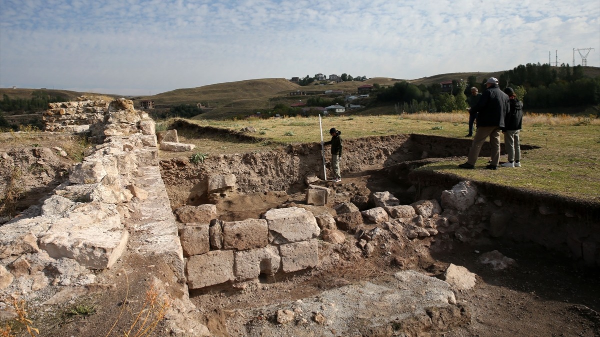 Eski Ahlat Şehri Kalesi
