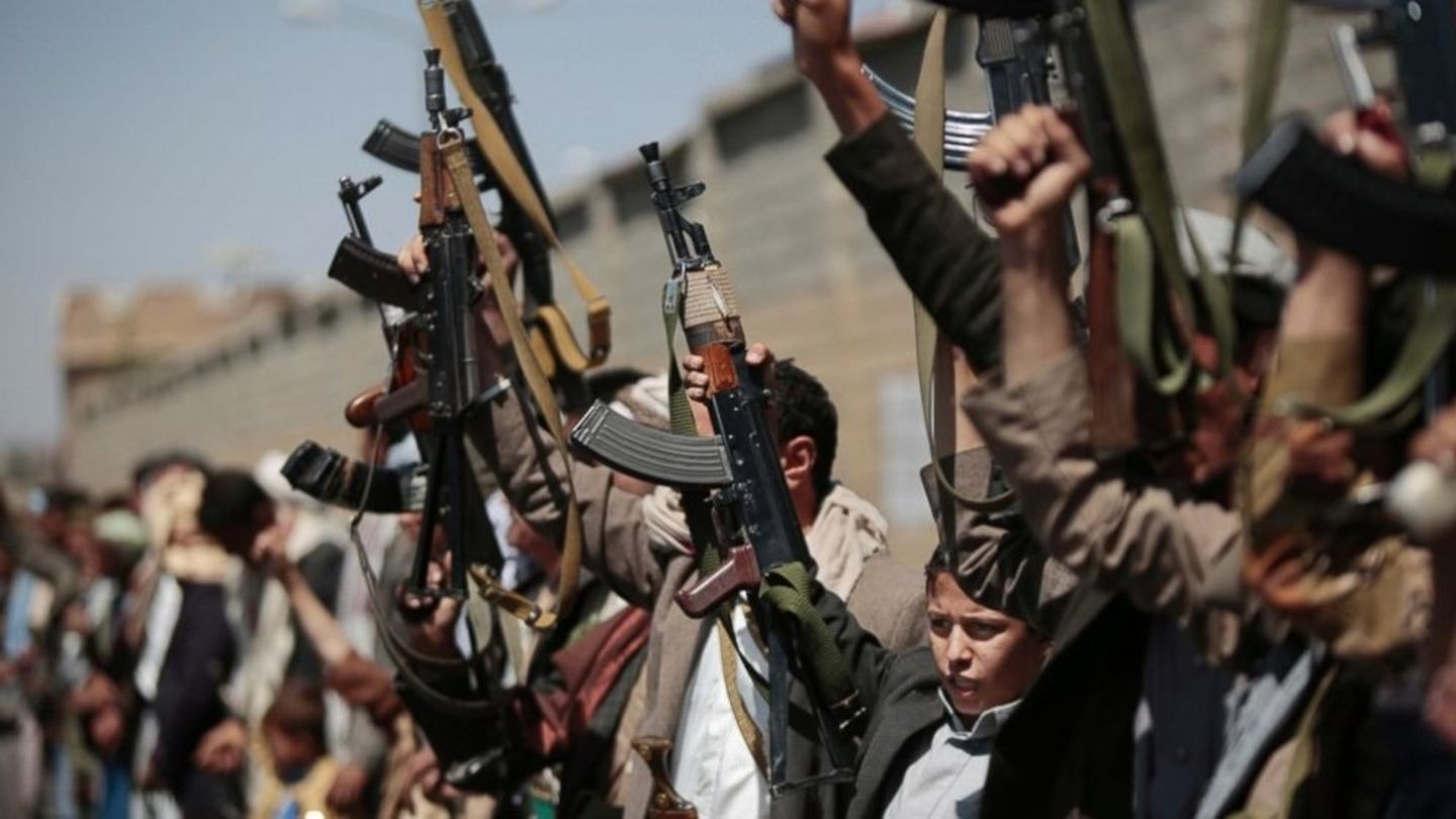 Rusya, ABD ve Suudi Arabistan'ın baskısı üzerine Husilere silah sevkiyatını geri çekti