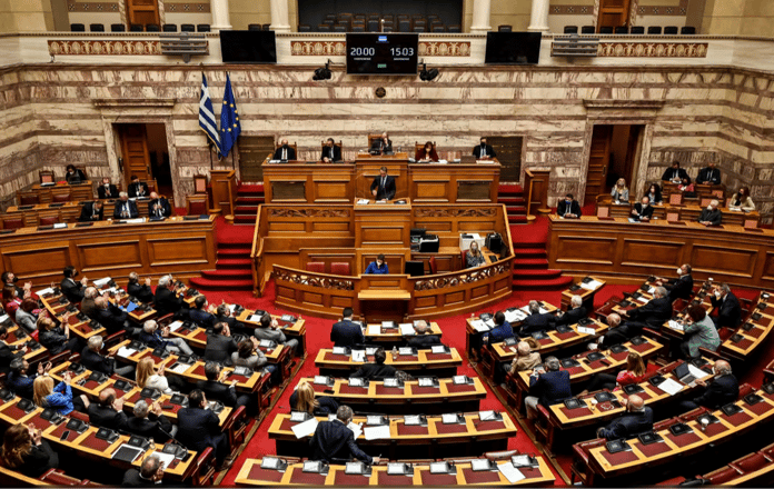 Yunanistan'da ana muhalefet partisi SYRIZA'dan 2'si Türk 9 milletvekili istifa etti