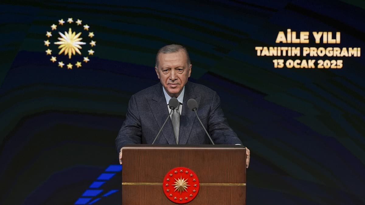 Cumhurbaşkanı Erdoğan açıkladı: Yeni evleneceklere faizsiz kredi ve doğum yardımı geliyor