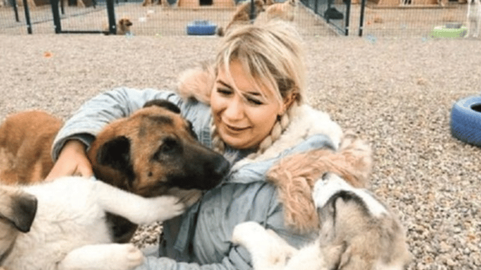 Köpek severlik üzerinden zengin olan MAMAZADE ailesiyle tanışın
