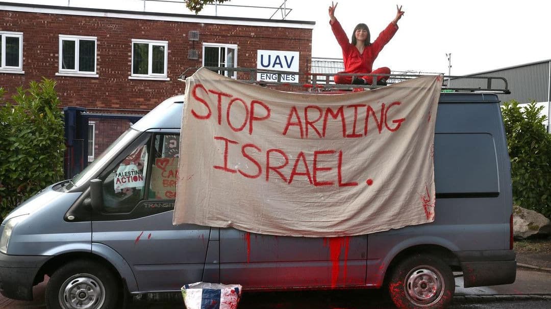 Shenstone'da aktivistler Elbit fabrikası önünde protesto yaptı