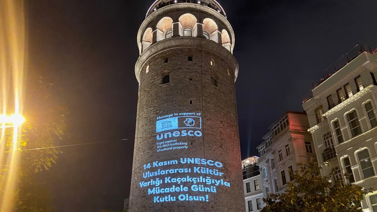 Galata Kulesi'ne yurtdışından getirilen kültürel mirasa ait görseller yansıtıldı