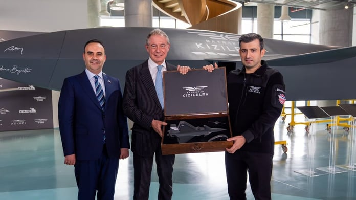 İtalya İşletmeler ve Made in Italy Bakanı Urso'dan Baykar'a ziyaret