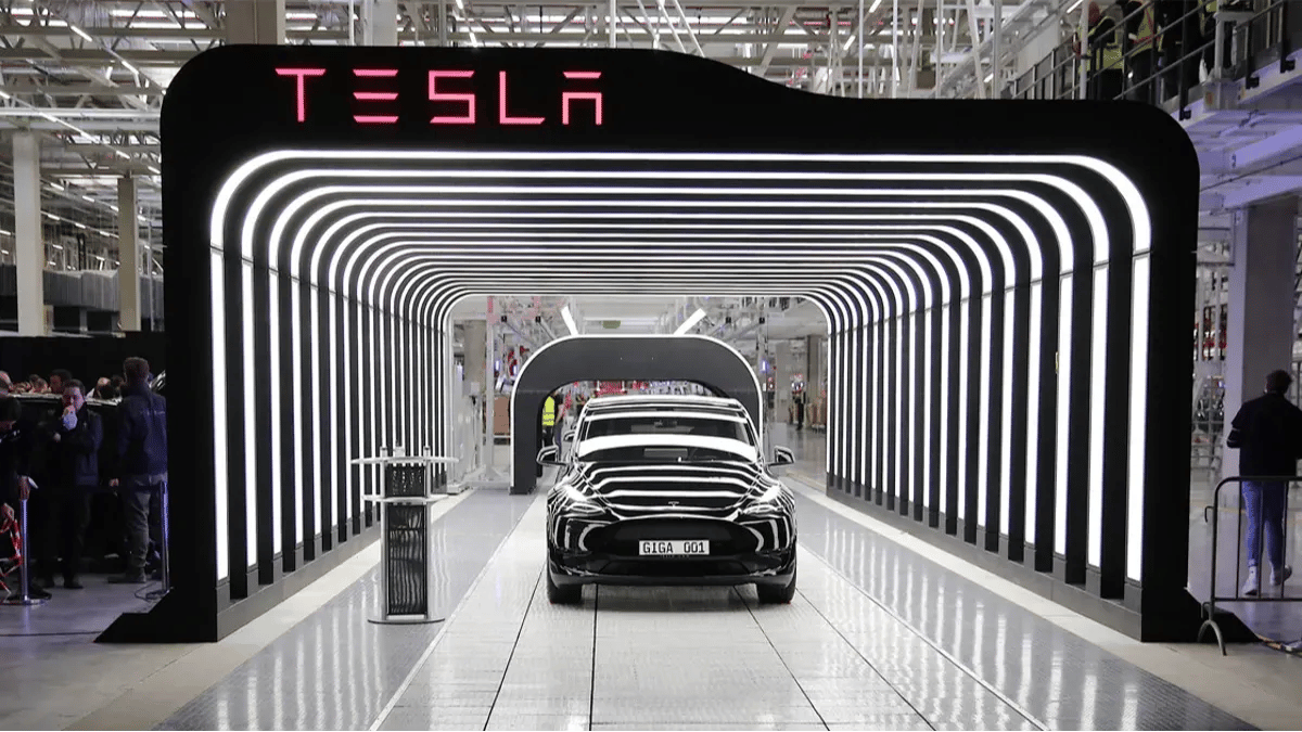 Tesla'dan, Almanya'da üretime 'Kızıldeniz' arası