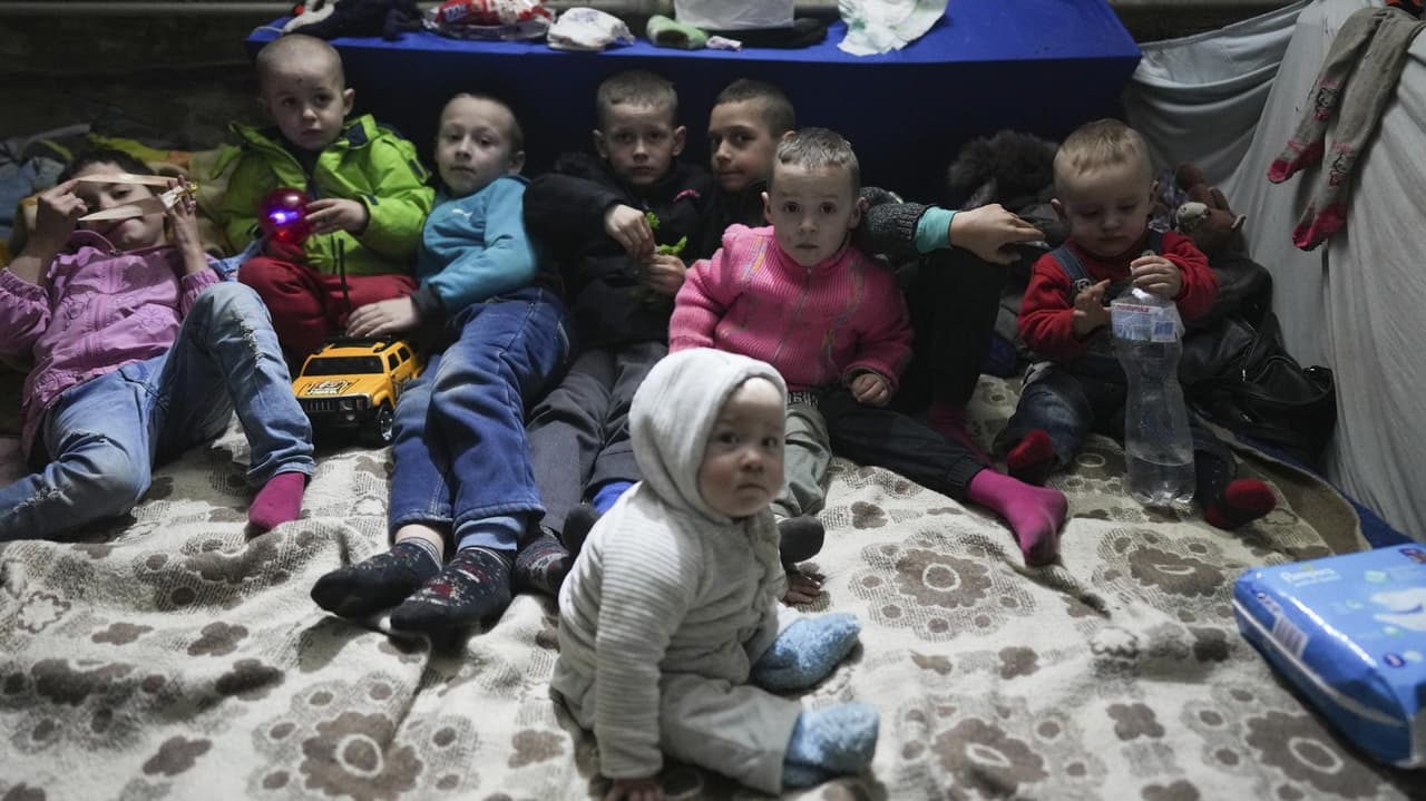 Rus yetkililerin Ukrayna'dan çocukları kaçırdığı ve darp ettiği