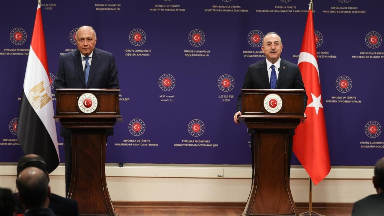 Dışişleri Bakanı Mevlüt Çavuşoğlu, Mısırlı mevkidaşı Samih Şukri ile bir araya geldi