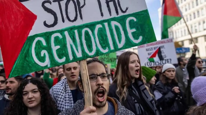 ABD'de Gazze'de yaşananları "soykırım" olarak nitelendiren hemşire işten çıkarıldı