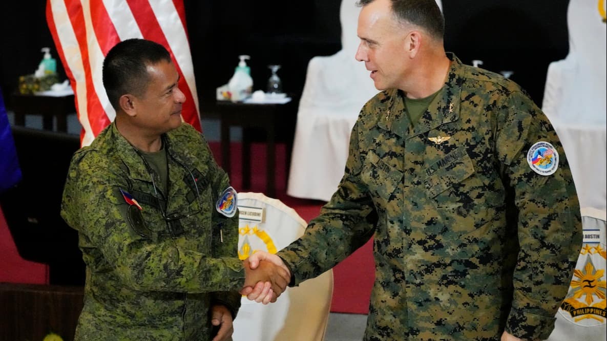 Çin, Güney Çin Denizi'ndeki savaş oyunları konusunda ABD ve Filipinler'i uyardı