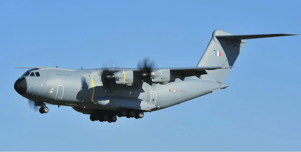 Fransa’ya A400M nakliye uçağı teslimatı