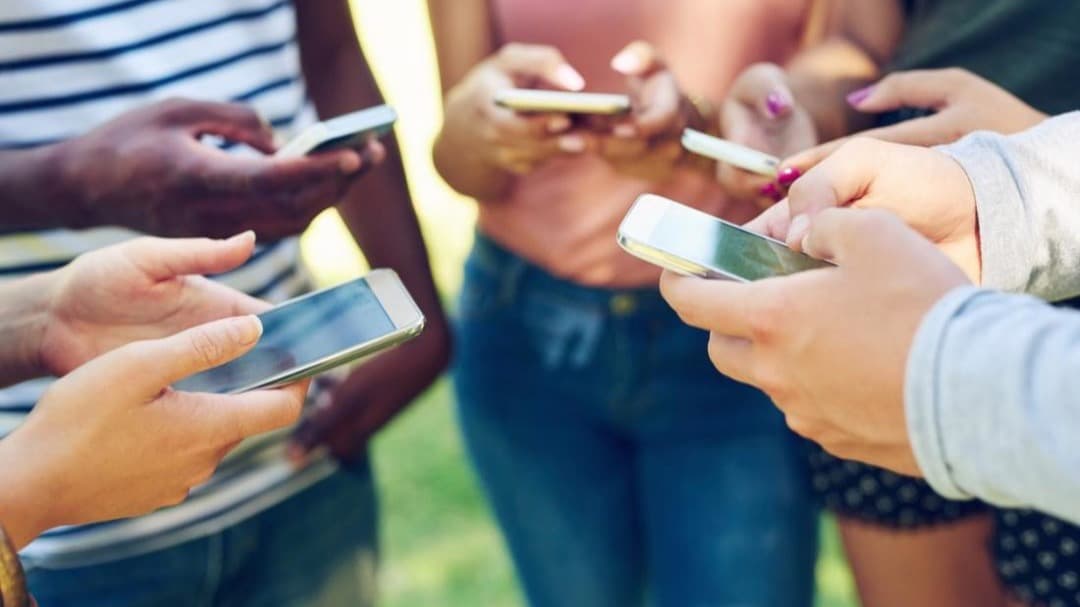 Öğrencilere Vergi İndirimi Telefon ve Bilgisayar