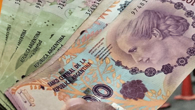 Arjantin Merkez Bankası 2.000 Pesoluk Banknotu Sunuyor
