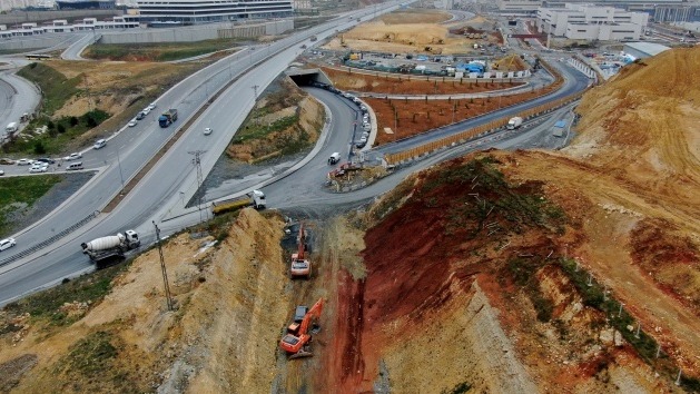 İBB'nin yapmadığı Şehir Hastanesine giden yollar.