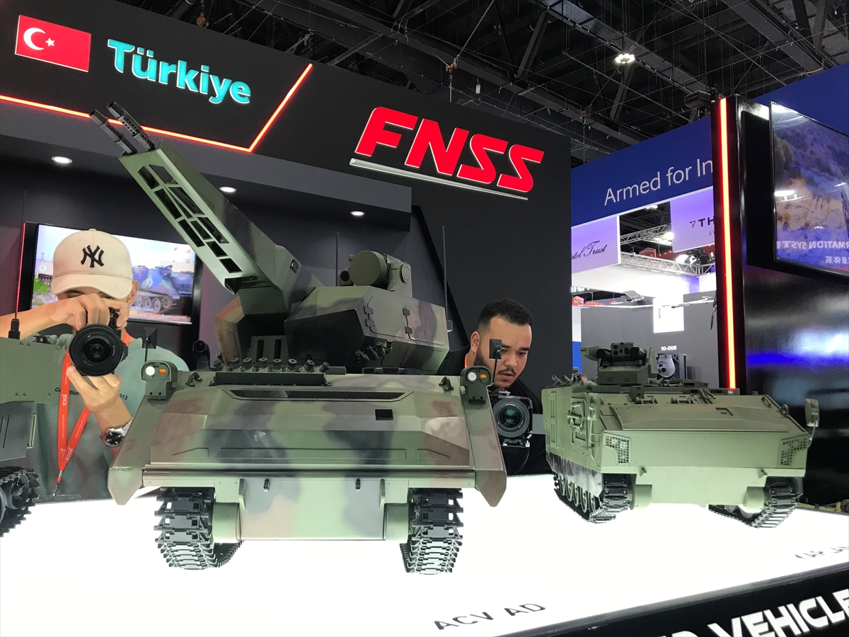 Türk savunma sanayii BAE'de boy gösteriyor