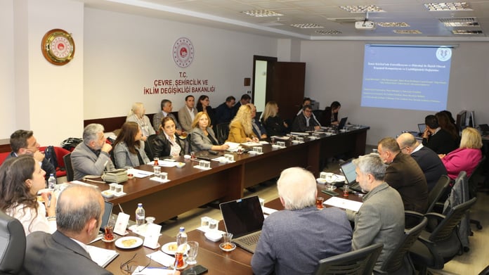 Çevre, Şehircilik ve İklim Değişikliği Bakanlığı, İzmir Körfezi'nin temizliği için çalıştay düzenledi