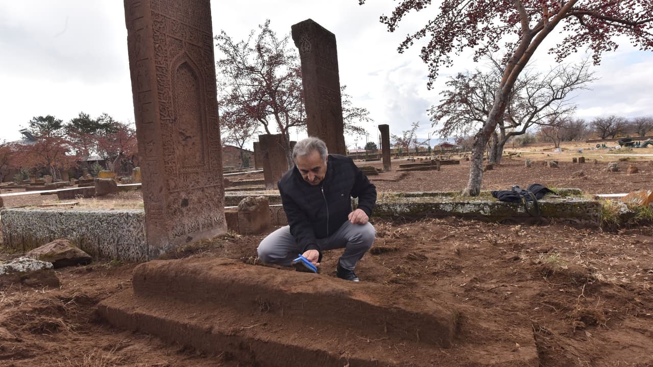 Selçuklu Meydan Mezarlığı'nda 109 yeni mezar bulundu