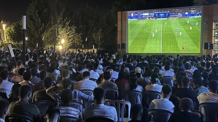 Milli maç dev ekranda izleme yerleri! Milli maç dev ekranda nerede izlenir? İspanya İngiltere maçı dev ekran nerede?