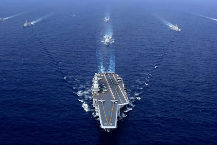 Çin uçak gemisi Filipinler yakınında görüldü