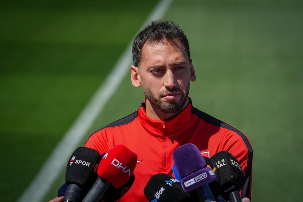 Hakan Çalhanoğlu'nu kızdıran soru!