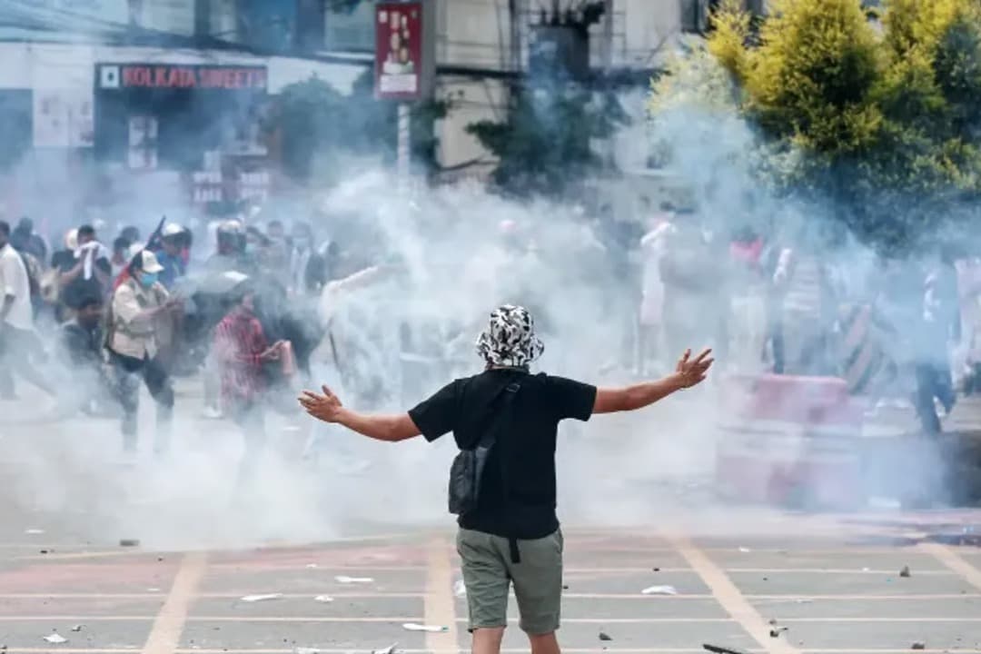 Alaska'da hava bozdu, Nepal'de kar yağıyor 