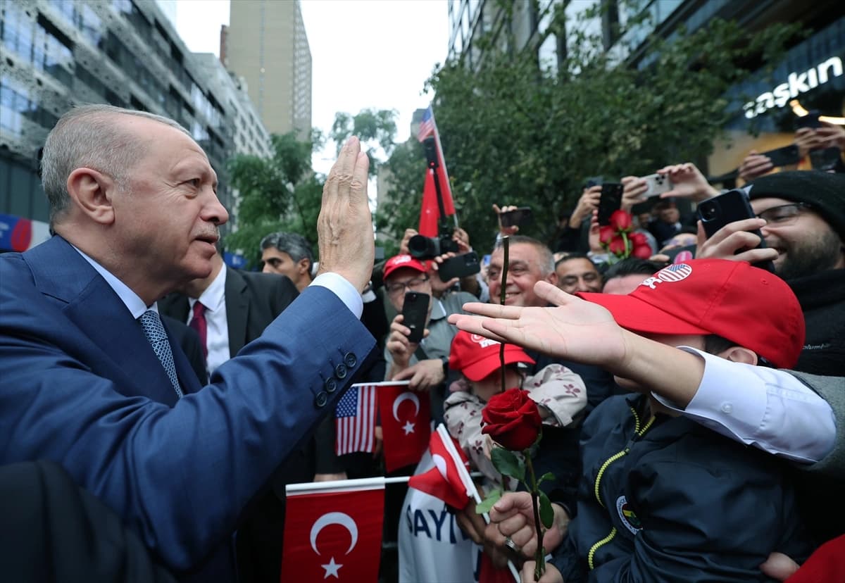 AA-20260920-42527095-42527088-CUMHURBASKANI_ERDOGAN_BM_81_GENEL_KURULUNA_KATILMAK_UZERE_ABDYE_GELDI.webp