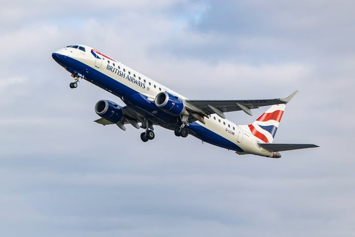 Aşırı sıcak hava uçuşu imkansız hale getirdi: 20 yolcu indirildi